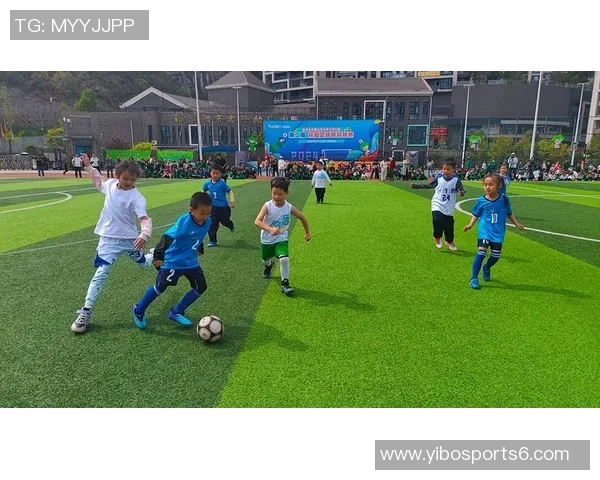 小学生足球视频精彩瞬间集锦助力孩子们快乐成长与团队合作精神培养